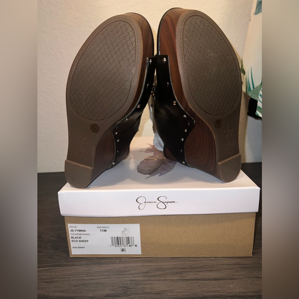 Jessica Simpson Shoes - Picture 3 of 3